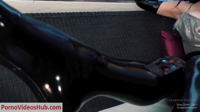 Young_Goddess_Kim_-_Lustrous_Latex.mp4.00006.jpg