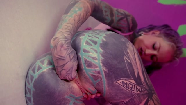 ManyVids_presents_Anuskatzz_in_BDSM__Latex__NEEDLE__anal_prolapse_play.mp4.00014.jpg