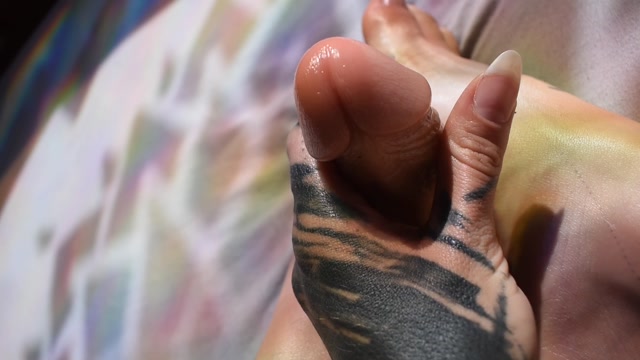 ManyVids_presents_Paulam_-_Feet_fetish_JOI.mp4.00010.jpg