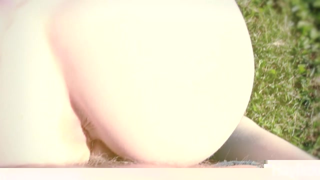 ManyVids_presents_hayliexo_in_63_-_Public_Sex_Leads_To_Accidental_Creampie.mp4.00015.jpg