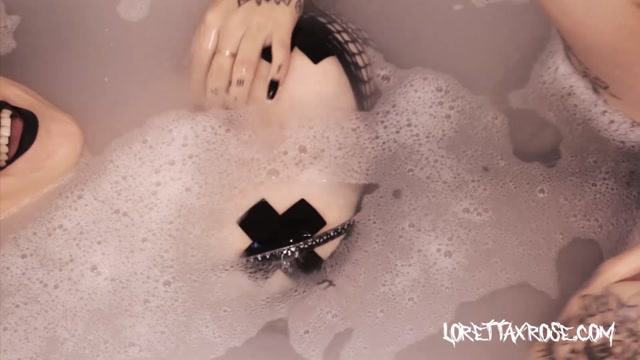 Manyvids_presents_Loretta_Rose_-_Succubus_Huge_Dildo_Fuck.mp4.00002.jpg