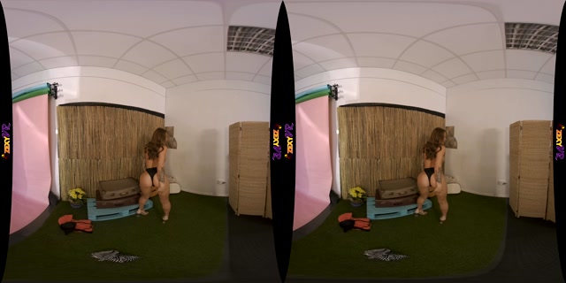ZexyVR_presents_Garden_Girl_-_Miah_S_4K.mp4.00007.jpg
