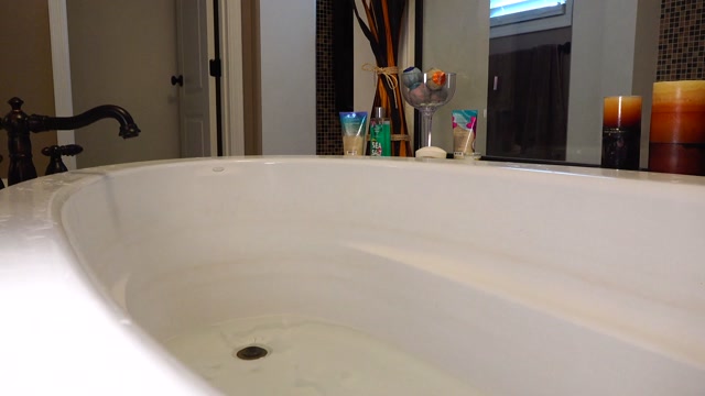 Crystal_Knight_-_Drained_by_a_Drain_-_Funny_FinDom.mp4.00015.jpg