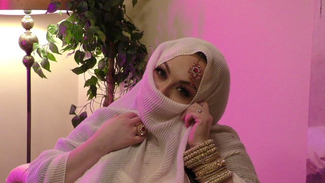 Jem_Stone_Tease_-_BIG_BOOB_HIJAB_WIFE.mp4.00000.jpg