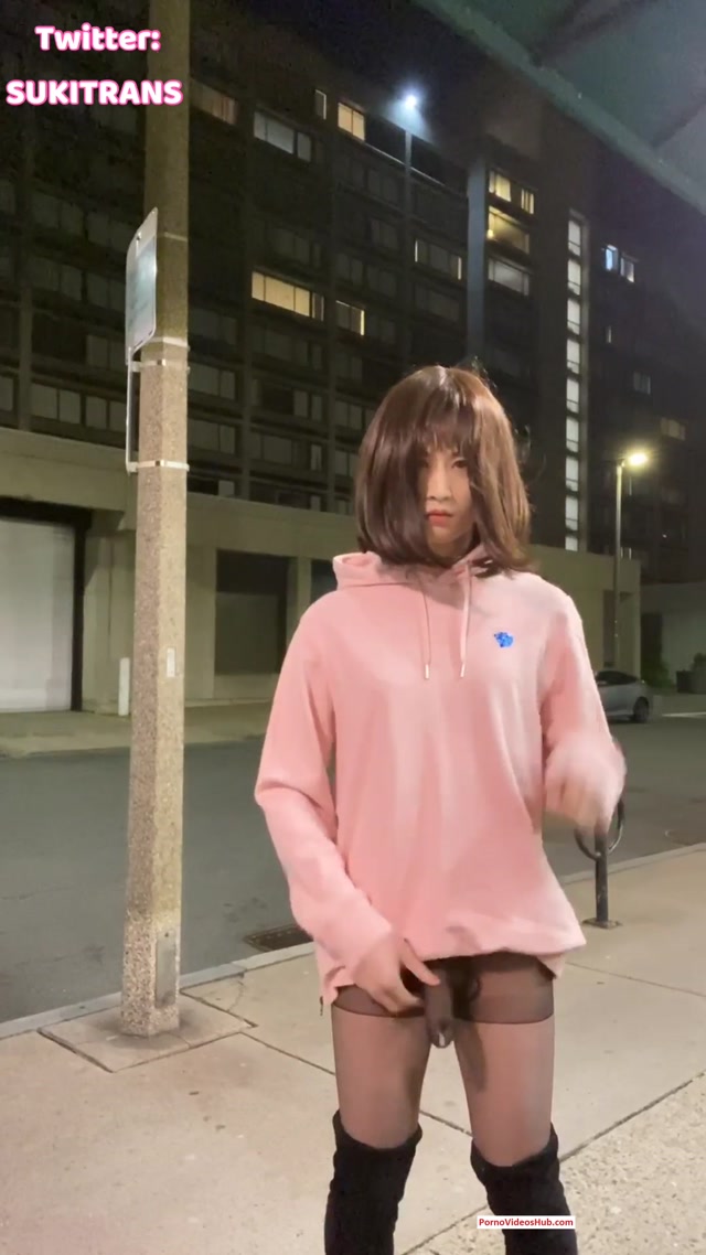 Manyvids_presents_Suki_TRANS_in_No_Bottom_Dick-out_Walking_Cumshot____15.99__Premium_user_request_.mp4.00009.jpg