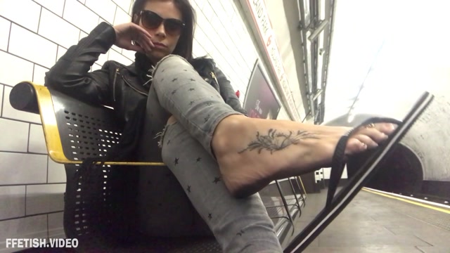 Feetwonders_-_Black_soles_with_cumshot.mp4.00002.jpg