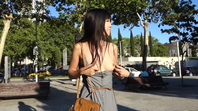 Littlesubgirl_-_Risky_Public_Flashing___Squirt_In_Park.mp4.00007.jpg