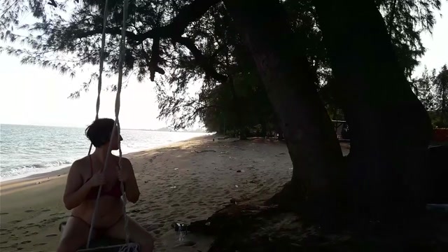 REGINA_NOIR_BEACH_SWING_2.mp4.00011.jpg