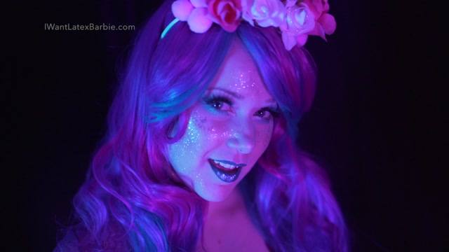 Latex_Barbie_-_Unicorn_Domme.mp4.00011.jpg