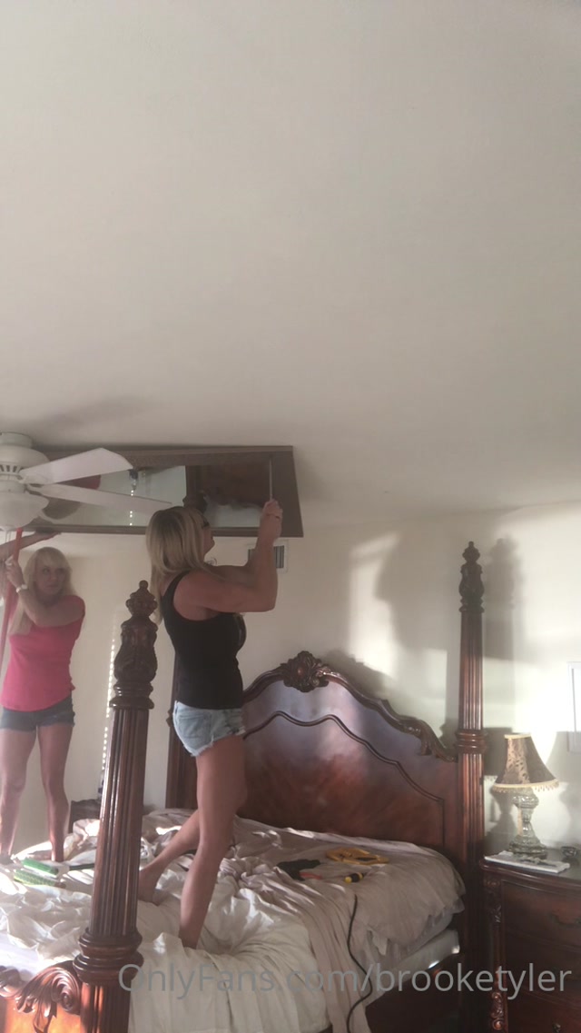 brooketyler_21-07-2020_Probably_not_what_you_want_to_see._Two_somewhat_gay_ch.mp4.00015.jpg