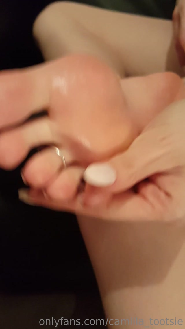 camilla_tootsie_18-02-2019_I_like_to_keep_my_soles_extra_soft.mp4.00004.jpg