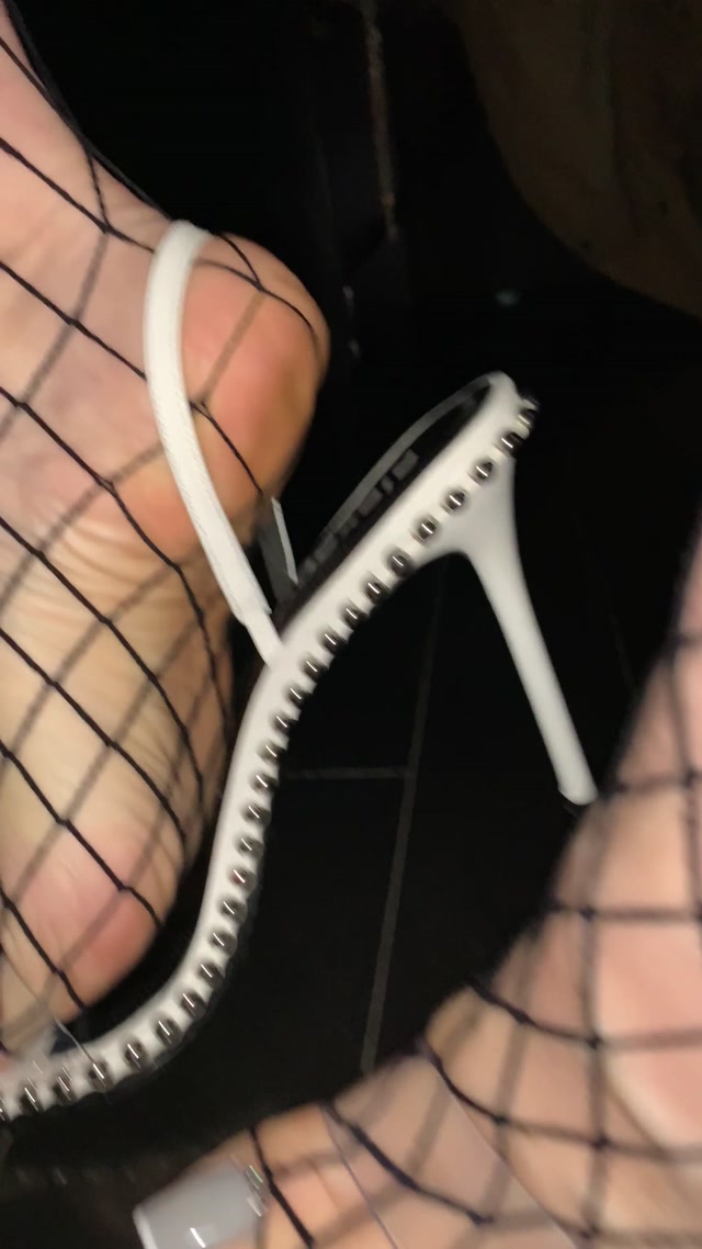 goddessfendi_-_Video_003.mp4.00014.jpg