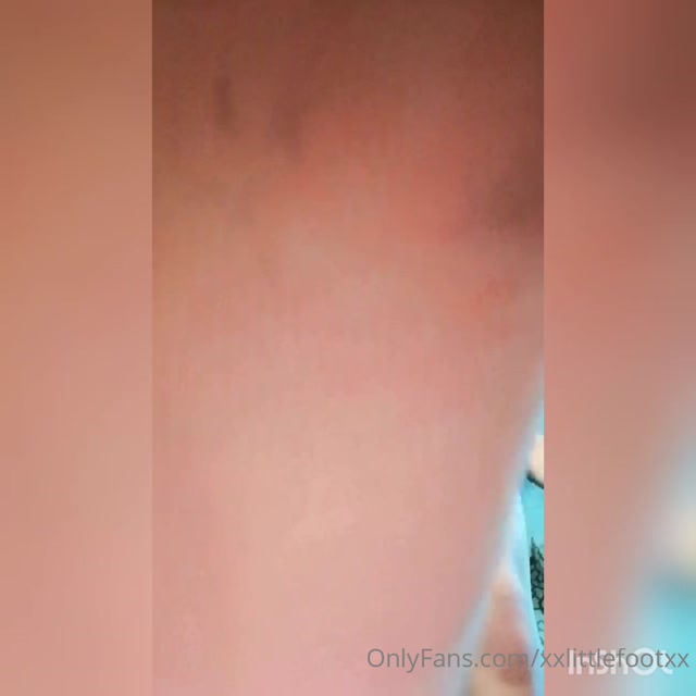 xxlittlefootxx_01-09-2020-109796678-Feeling_large_and.mp4.00015.jpg