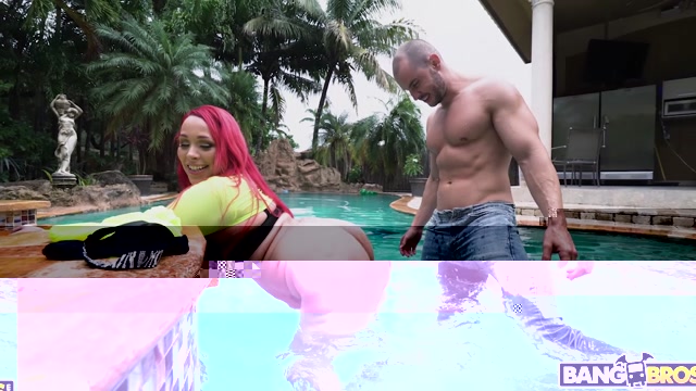 BangBros_-_AssParade_presents_Alycia_Starr_-_Alycia_S_Cheeky_Surprise___05.10.2020.mp4.00004.jpg