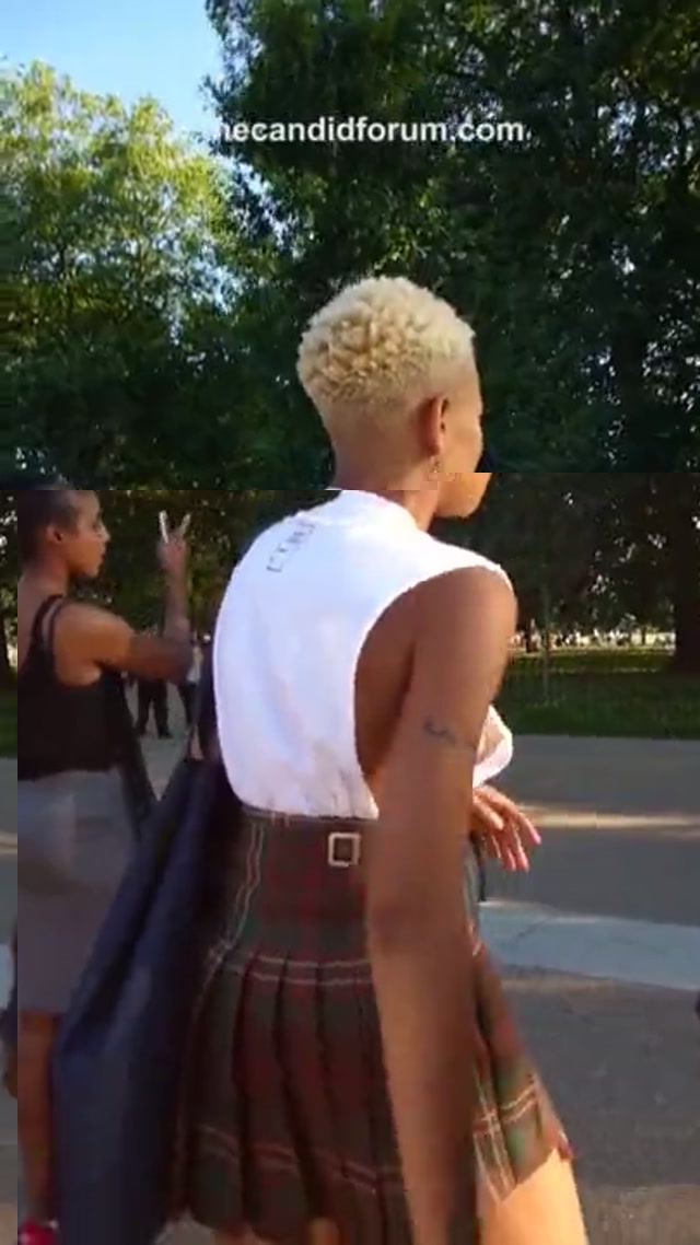 Downblouse_-_sedeboob.mp4.00013.jpg