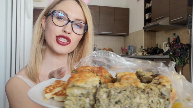 Goddess_Natalie_-_Easter_leftovers_for_a_famished_pup.mp4.00009.jpg
