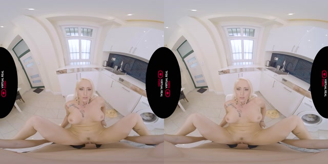 Virtualrealporn_presents_Laundry_Day_-_Christina_Shine.mp4.00012.jpg