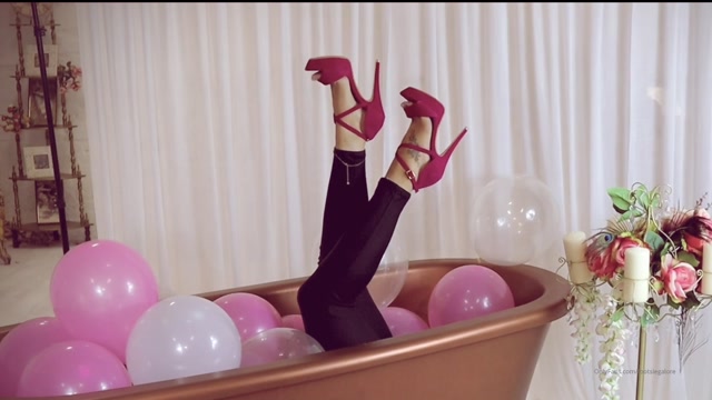 footsiegalore_01-01-2020-17538691.mp4.00000.jpg