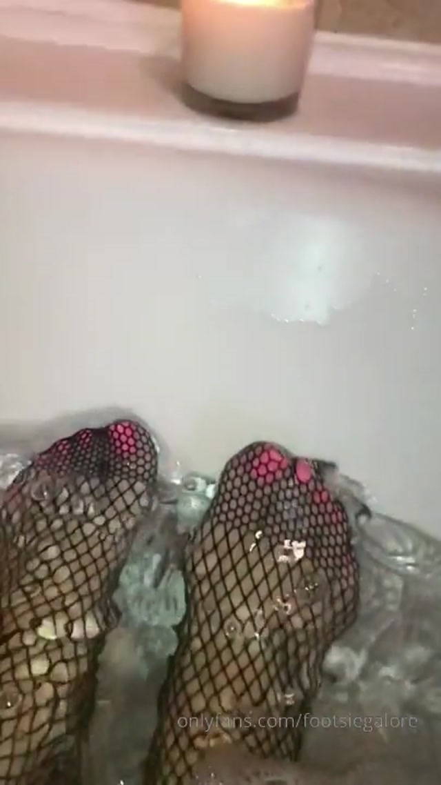 footsiegalore_02-04-2019-5776006.mp4.00005.jpg