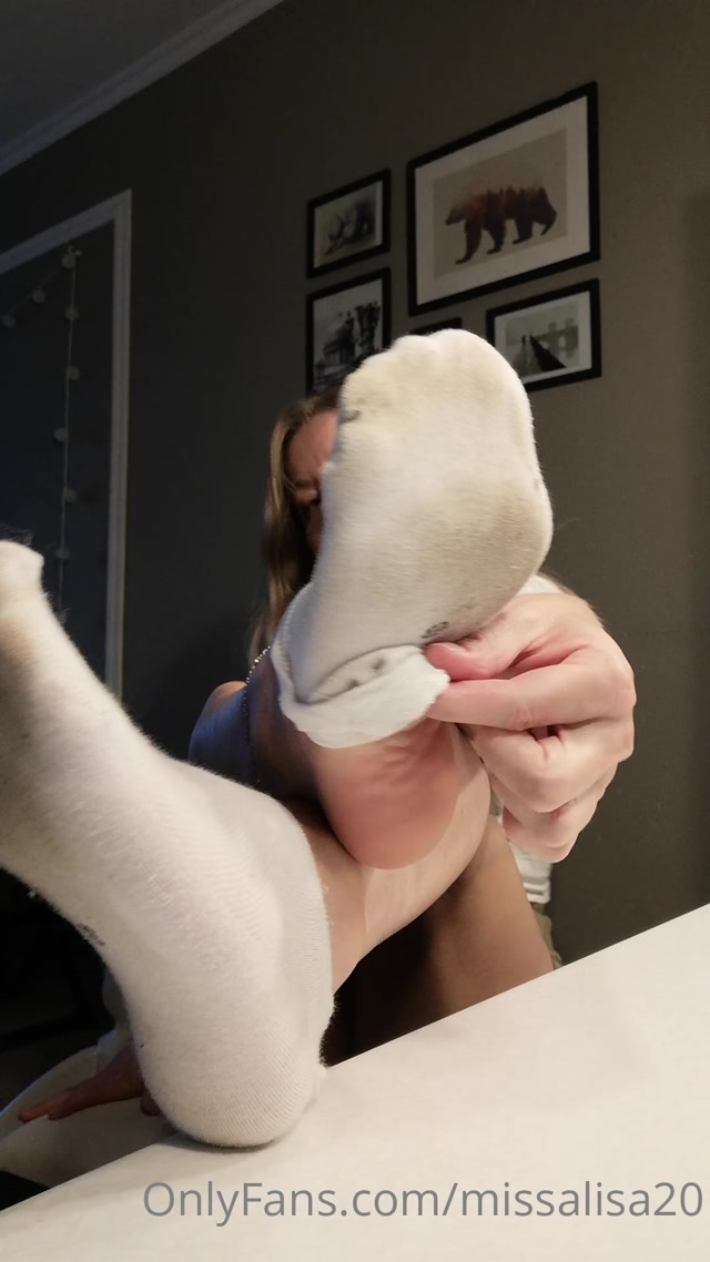 missalisa20_08-08-2020_Wanna_smell_my_dirty_socks.mp4.00003.jpg