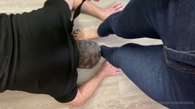 princeskristina_10-05-2020_Good_bitch_-_earned_each_kiss_on_my_perfect_feet.mp4.00012.jpg