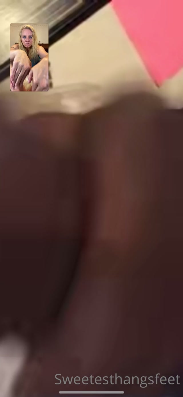 sweetesthangsfeet_26_07_2020_87138471_so_i_did_a_skype_show_while_this_man_was_laying.mp4.00004.jpg
