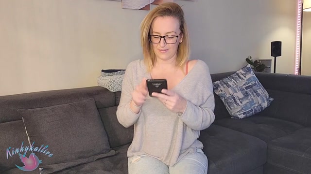 Kinkykatlive_-_Finding_your_Step_Mums_Porn.mp4.00000.jpg