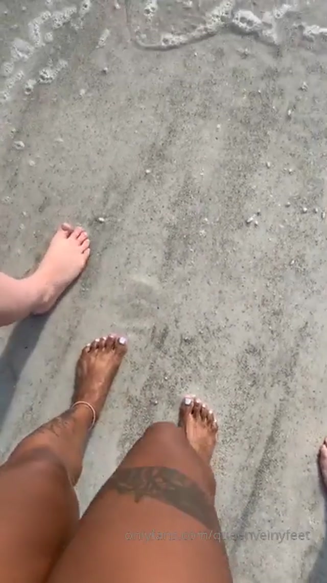 QueenVeinyFeet_0609_-_13.mp4.00006.jpg