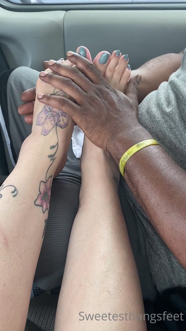 sweetesthangsfeet_26_06_2020_71735822_he_missed_me_so_much_i_pulled_over_for_him_to_ru.mp4.00005.jpg