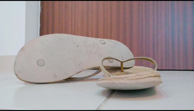 Goddess_Natalie_-_Jerk_off_to_my_dirty_flip_flops_freak.mp4.00005.jpg