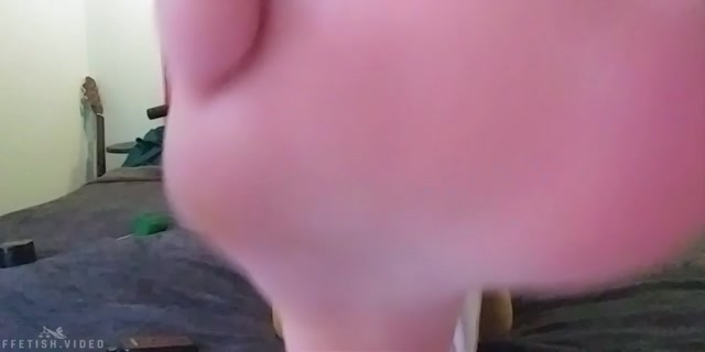 OGFeet_-_Sativa_Skies_-_JOI_smelly_sock_removal_count_down_5_min.mp4.00011.jpg