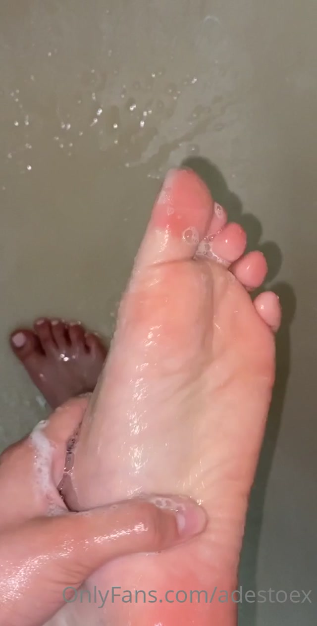 adestoex_07-07-2020-77257892-Shower_time.mp4.00013.jpg