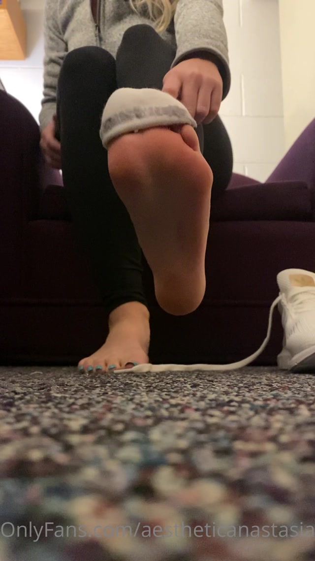 aestheticanastasia_21-11-2020_Sock_lovers_out_there.mp4.00015.jpg