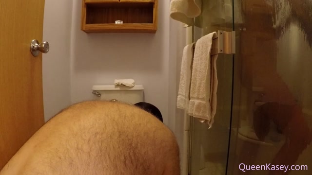 realqueenkasey_24-11-2018_Cuckold_shower_assistant.mp4.00010.jpg