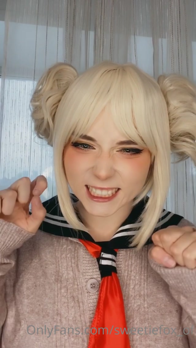 sweetiefox_of_21-08-2020_Soon_My_first_anime_cosplay_-_Himiko_Toga_from_My_h.mp4.00006.jpg