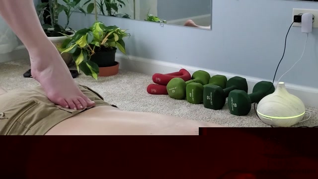doingthemostest_01-06-2020_Foot_massage_or_back_massage.mp4.00006.jpg