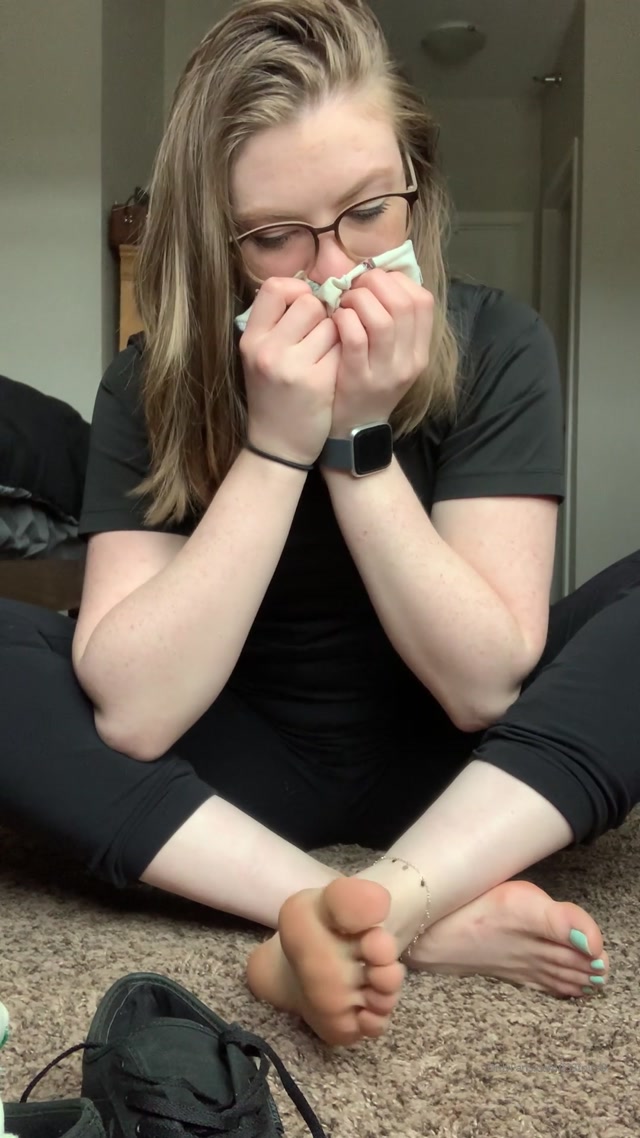freckled_feet_21-03-2020-26588753-A_little_shoe_socks_strip_after_my_shift_at_Sbux.mp4.00015.jpg
