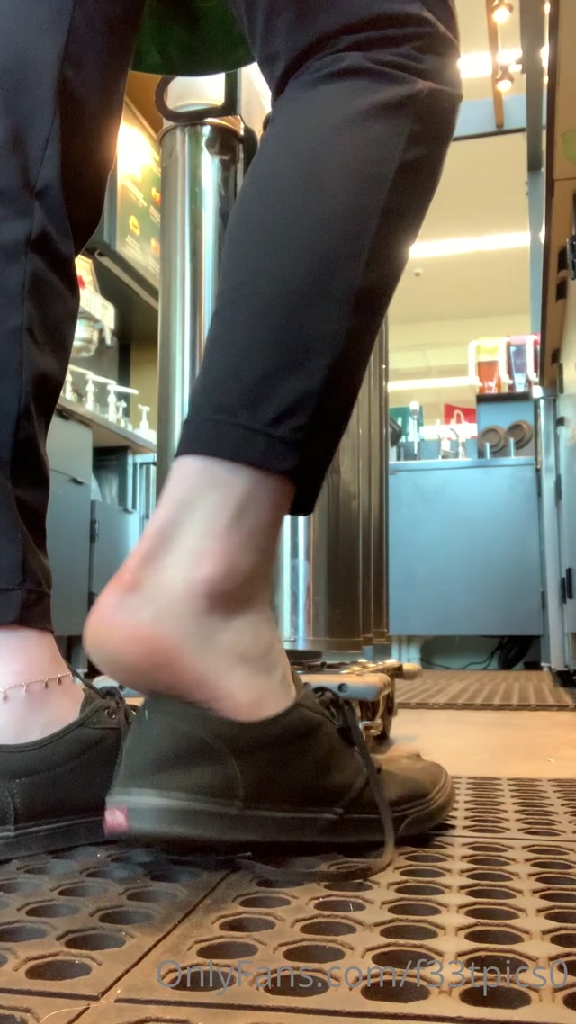 freckled_feet_30-04-2020-35834320-I_may_as_well_post_.mp4.00014.jpg