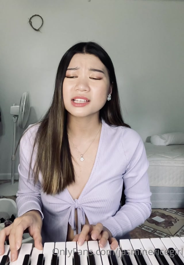 jasminericegirl_11-08-2020_have_been_super_busy_a_little_down_so_I_haven_t_re.mp4.00010.jpg