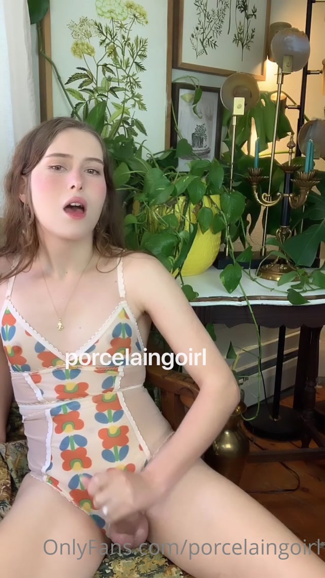 Porcelaingoirl__36_.mp4.00006.jpg