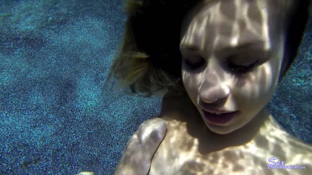 SexUnderwater_-__Carmen_Caliente_-_UW_Model_Training.mp4.00013.jpg