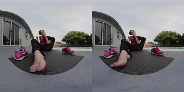 xxSmiley___Stinky_Feet___Sneakers_VR____7.99__Premium_user_request_.mp4.00009.jpg