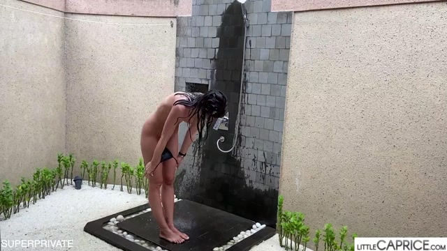 LittleCaprice-Dreams_presents_Little_Caprice_SuperprivateX_Squirting_Maldives.mp4.00002.jpg