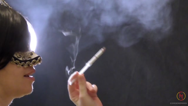 Smokingmania_-_MURATTi_red_100s_glass_holder.mp4.00012.jpg