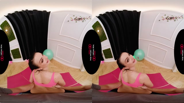 Virtualrealporn_presents_Oiled_Workout_-_Lady_Gang_4K.mp4.00007.jpg