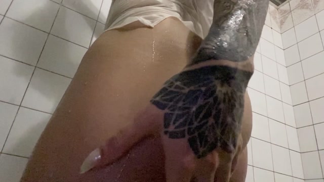bakhar_11-01-2020-18626486-I_think_I_just_like_getting_wet.mp4.00014.jpg