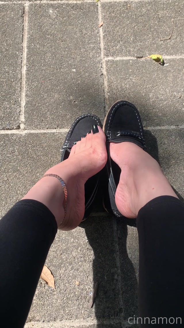 cinnamonfeet2_03_12_2020_1376067064_teasing_with_my_feet_in_public.mp4.00014.jpg