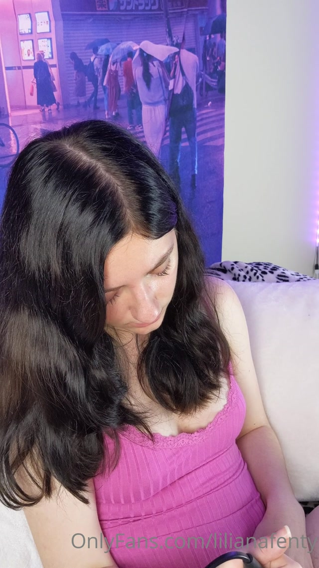 lilianafenty_11-09-2020-98601410-Using_my_wand_vibrator_while_I_worship_my_feet__.mp4.00009.jpg