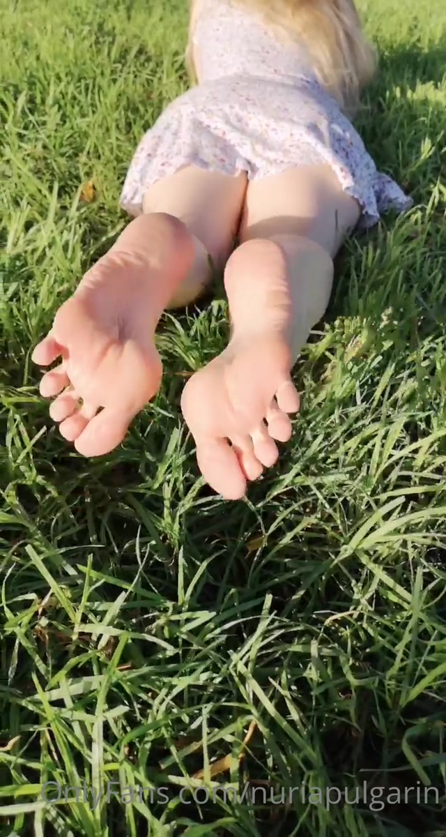 nuriapulgarin_17-08-2020-100264167-The_pose._Soles_en_el_parque..mp4.00008.jpg