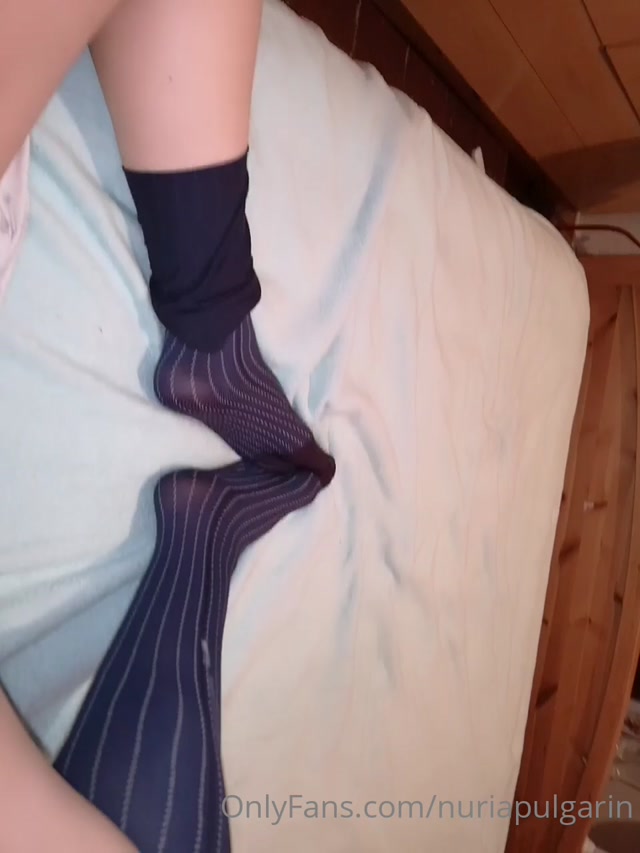 nuriapulgarin_24-08-2020-104701277-Panties_pies_y.......hummmmmmm.........mp4.00003.jpg